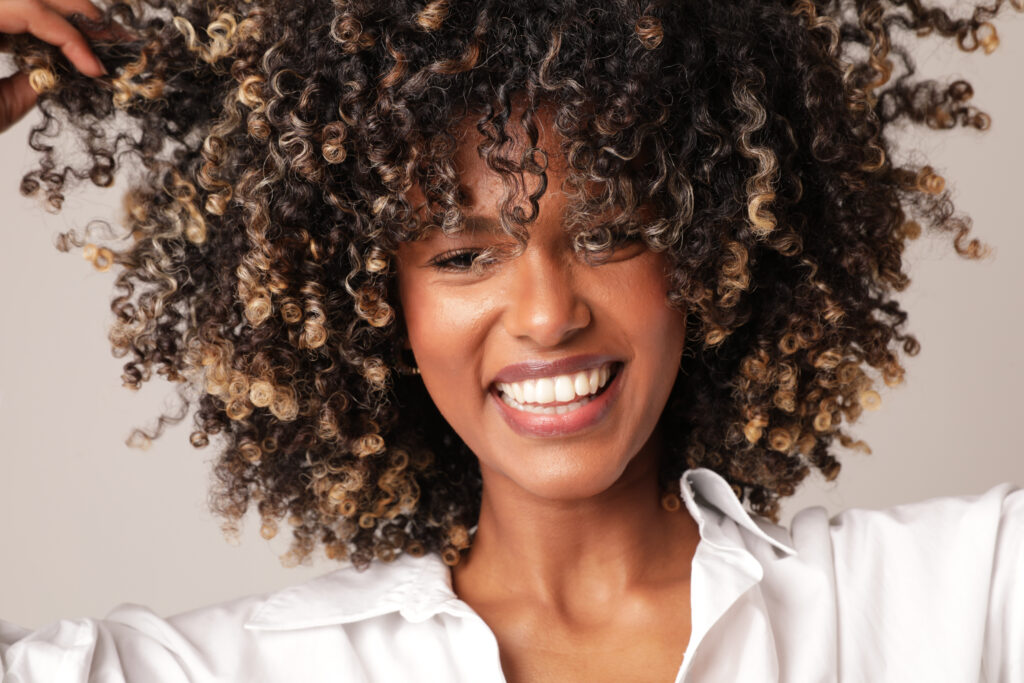 Coiffure professionnelle pour cheveux crépus chez Franck Harter